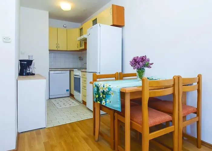 Apartment Mesin